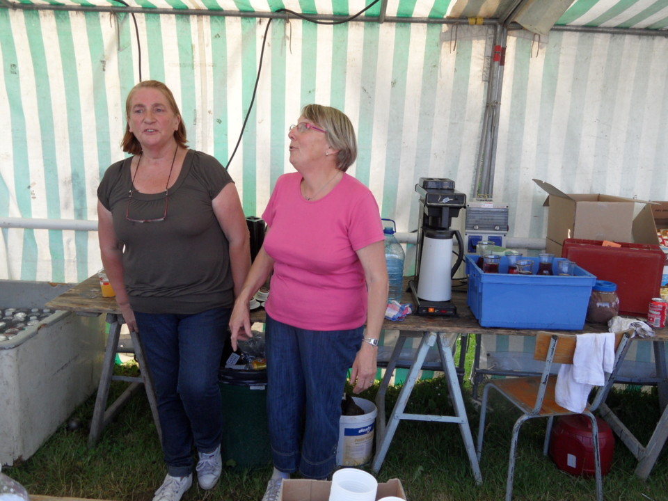 Un joli sourire pour vous servir Un joli sourire pour vous servir