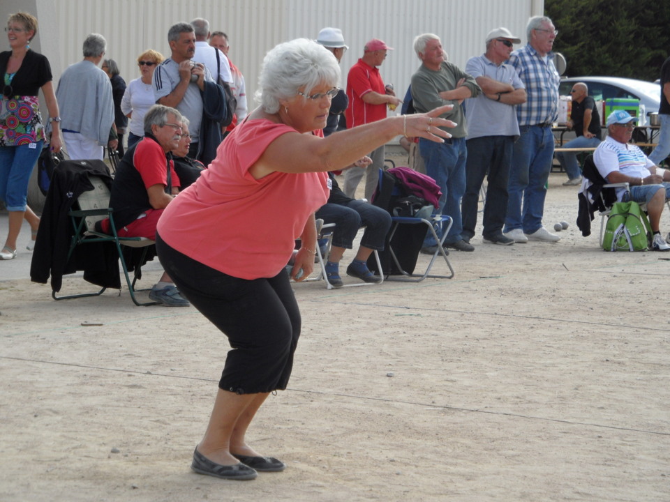 Patricia POUAHER ( triplette d'Agneaux), championne de la manche Tête à Tête vétérane