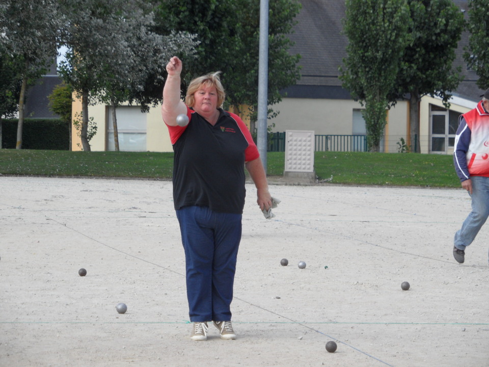 Patricia POUAHER ( triplette d'Agneaux), championne de la manche Tête à Tête vétérane