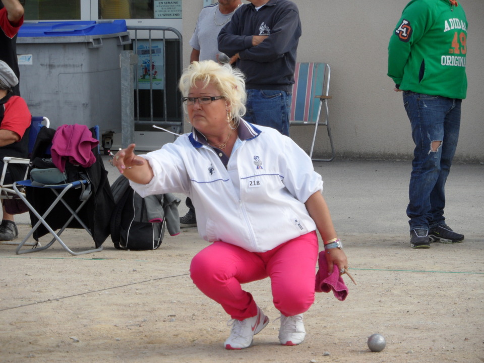 Patricia POUAHER ( triplette d'Agneaux), championne de la manche Tête à Tête vétérane