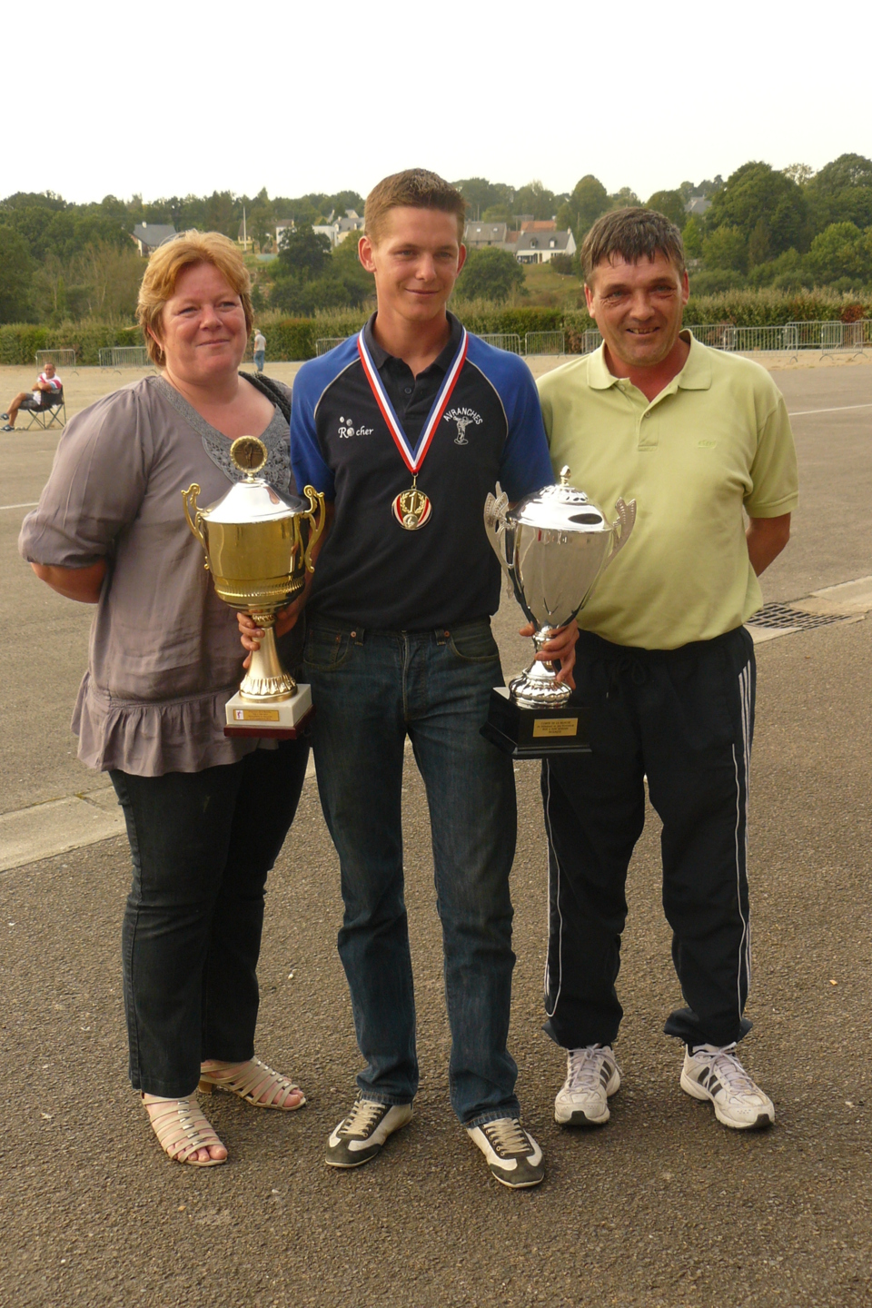 La photo de famille avec Papa et Maman aux anges