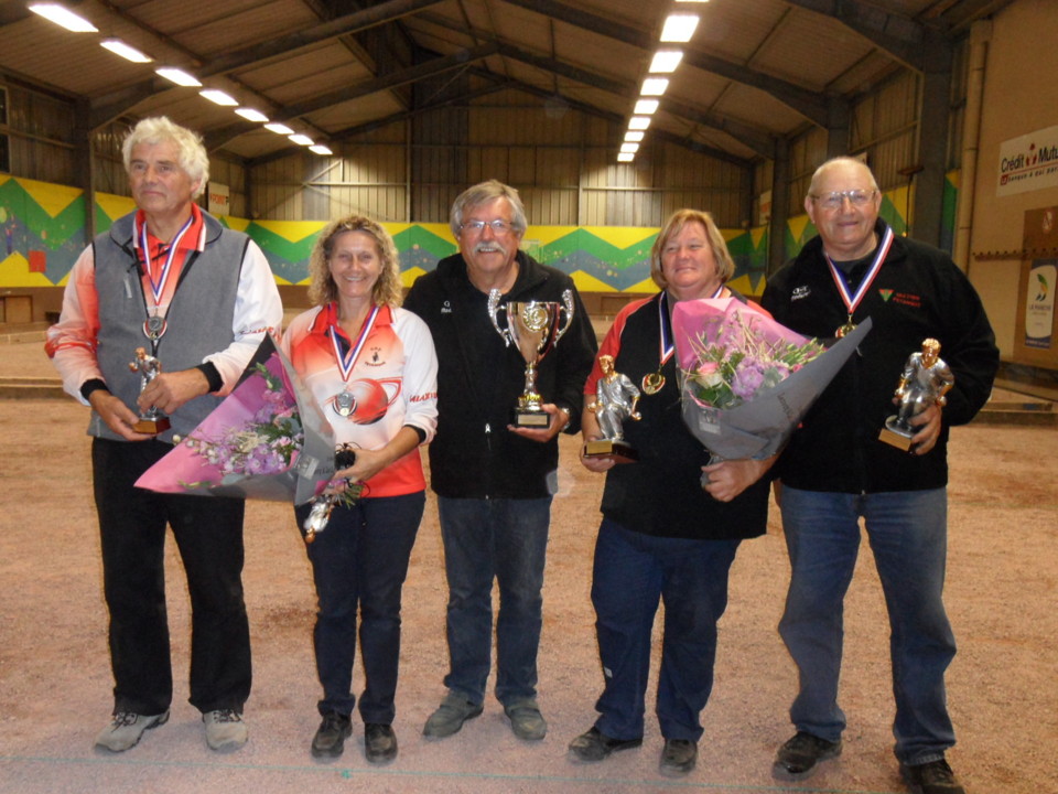 Championnat doublette mixte vétéran - Octeville ( PLO - OHS ) dominateurs à Agneaux