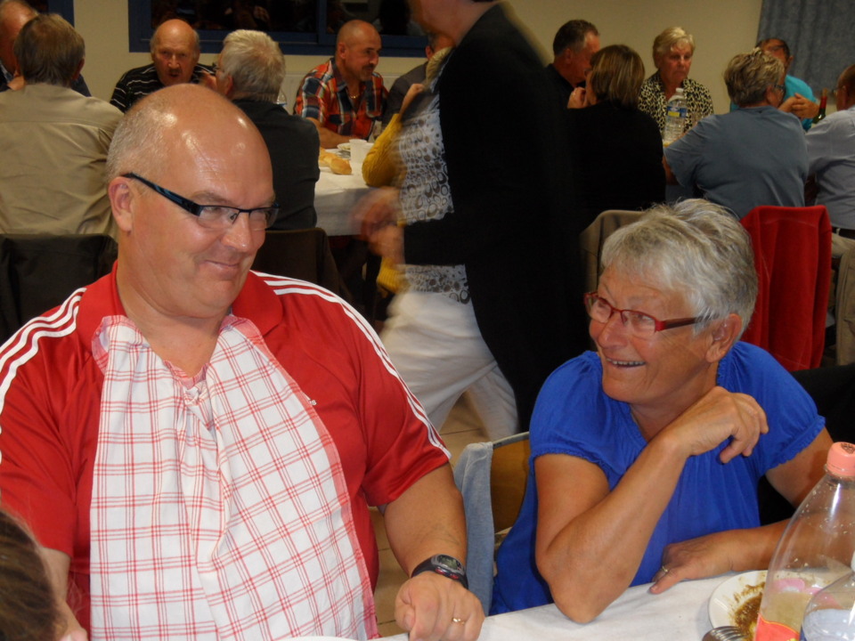 LE REPAS DES DIRIGEANTS ET BENEVOLES DE L' OHS LE REPAS DES DIRIGEANTS ET BENEVOLES DE L' OHS