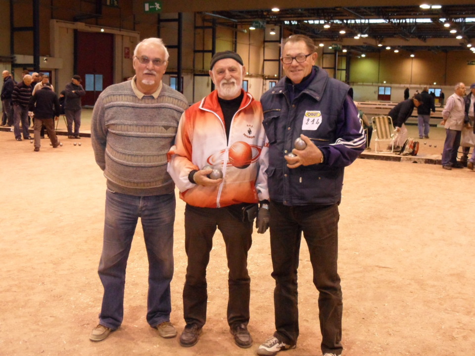 Daniel FRANKOWSKI - William ALEXANDRE - Jacques BARBE remporte le grand prix vétéran de Caen (256 équipes)