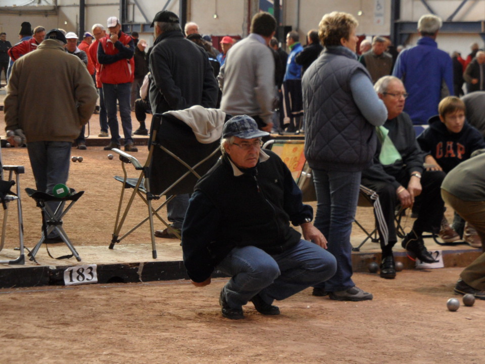 Daniel FRANKOWSKI - William ALEXANDRE - Jacques BARBE remporte le grand prix vétéran de Caen (256 équipes) Daniel FRANKOWSKI - William ALEXANDRE - Jacques BARBE remporte le grand prix vétéran de Caen (256 équipes)
