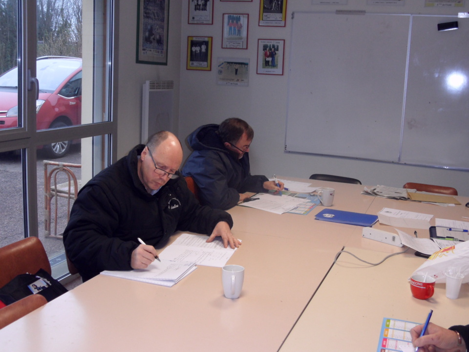 DOSSIER FORMATION ET EXAMEN D ARBITRES