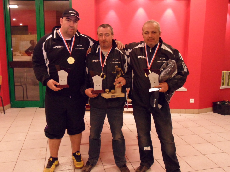 LES CHAMPIONS DE LIGUE 2013       Philippe CHANTREUX  -  Eric  CORONNE  -  Franck  GUILLOIS ( VILLEBAUDON )