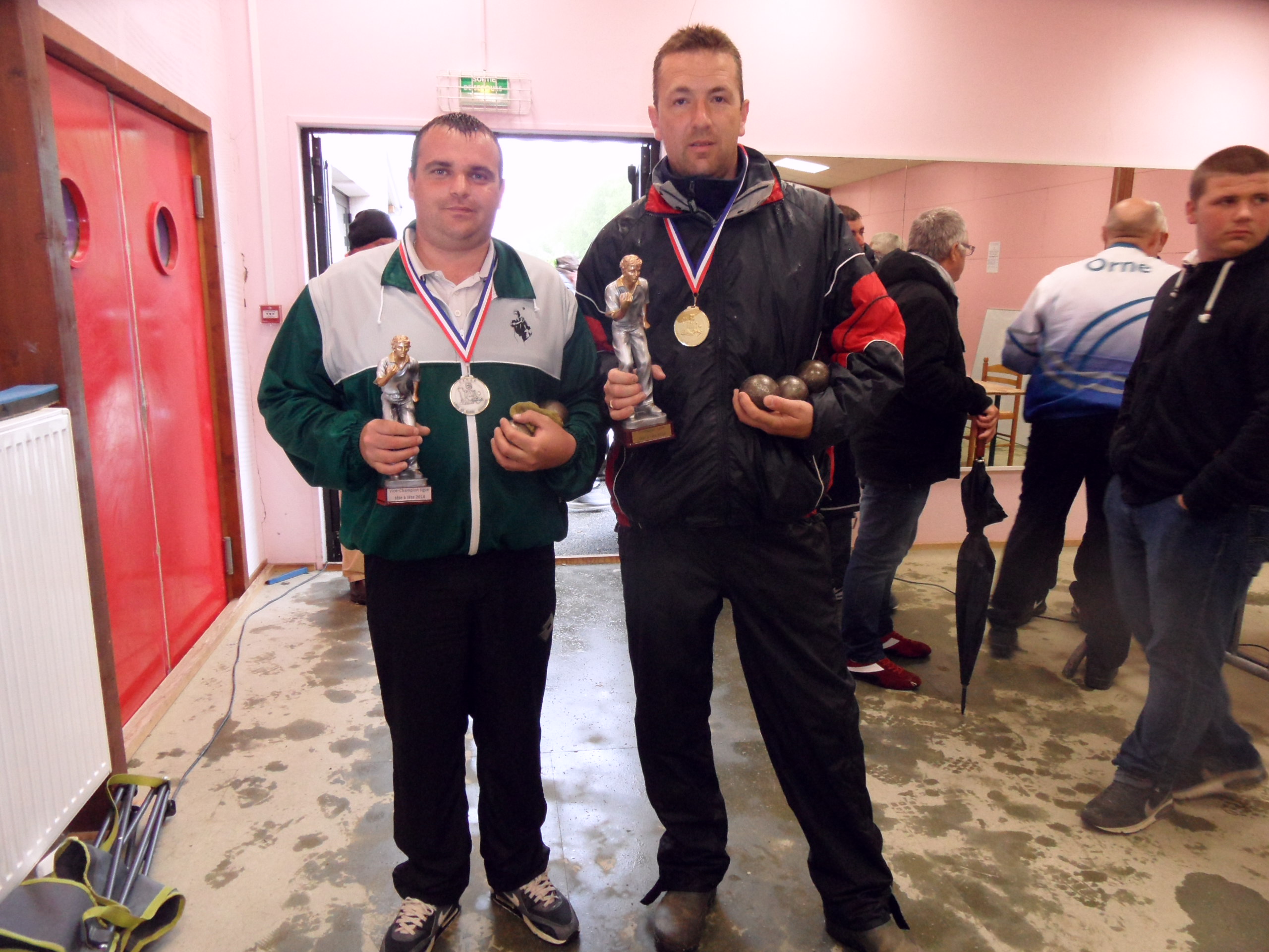 Le vainqueur avec Yannick RIOU finaliste (CD14) Le vainqueur avec Yannick RIOU finaliste (CD14)