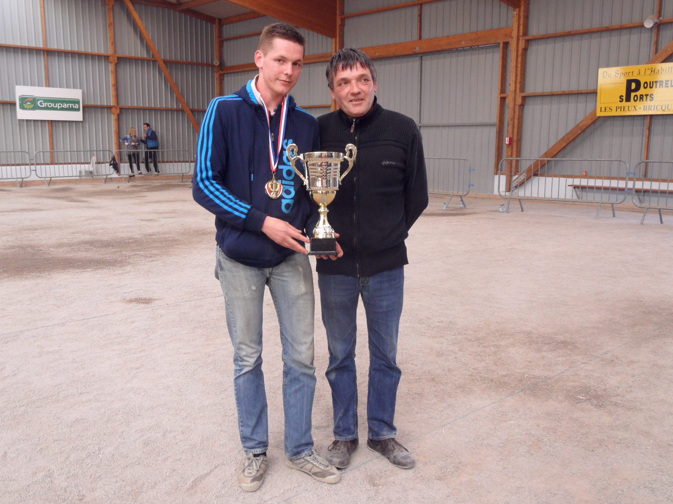 Une photo de famille (le père et le fils) Une photo de famille (le père et le fils)