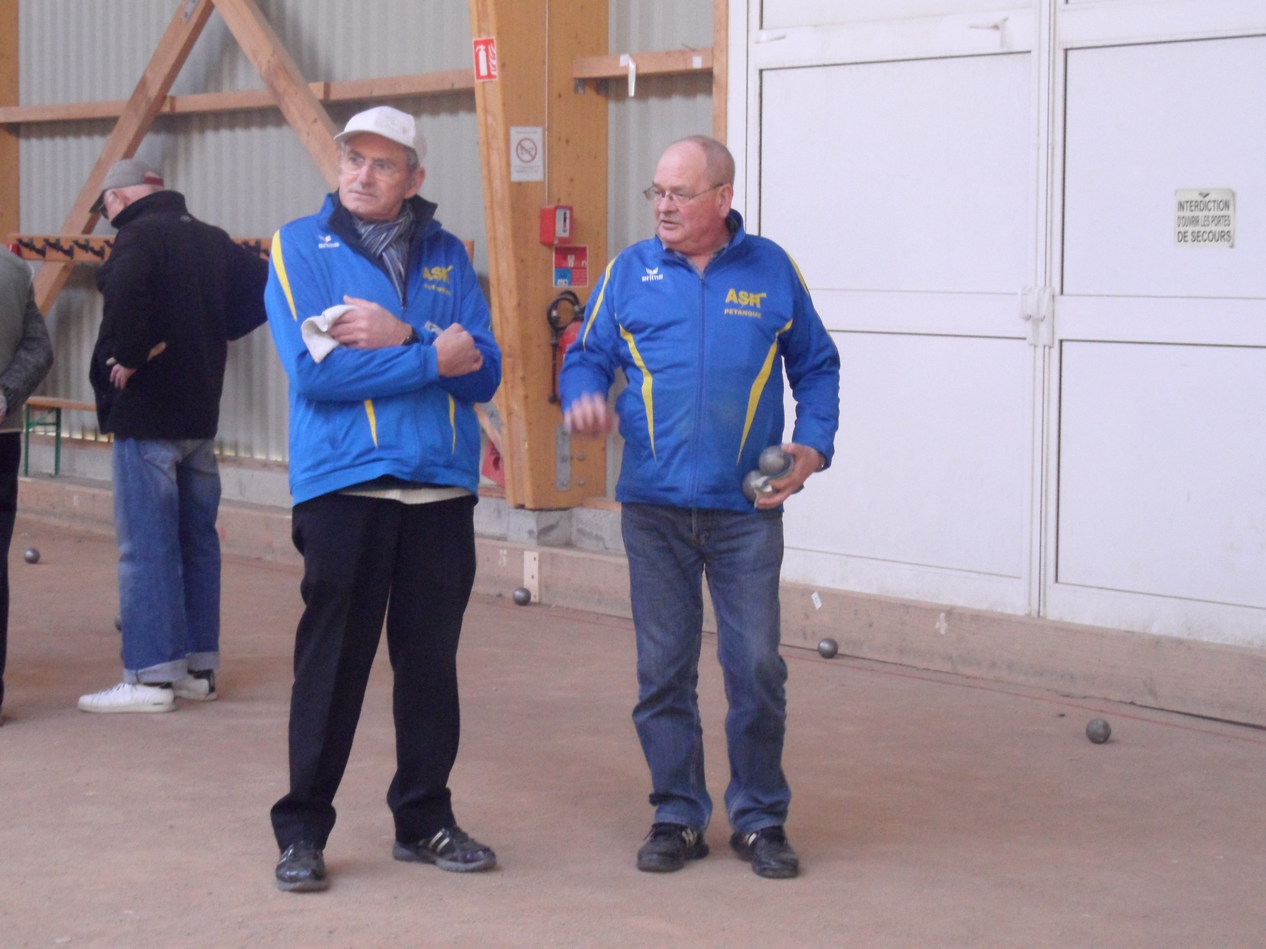 1er concours vétéran à TOURLAVILLE (OHS) 74 équipes 1er concours vétéran à TOURLAVILLE (OHS) 74 équipes