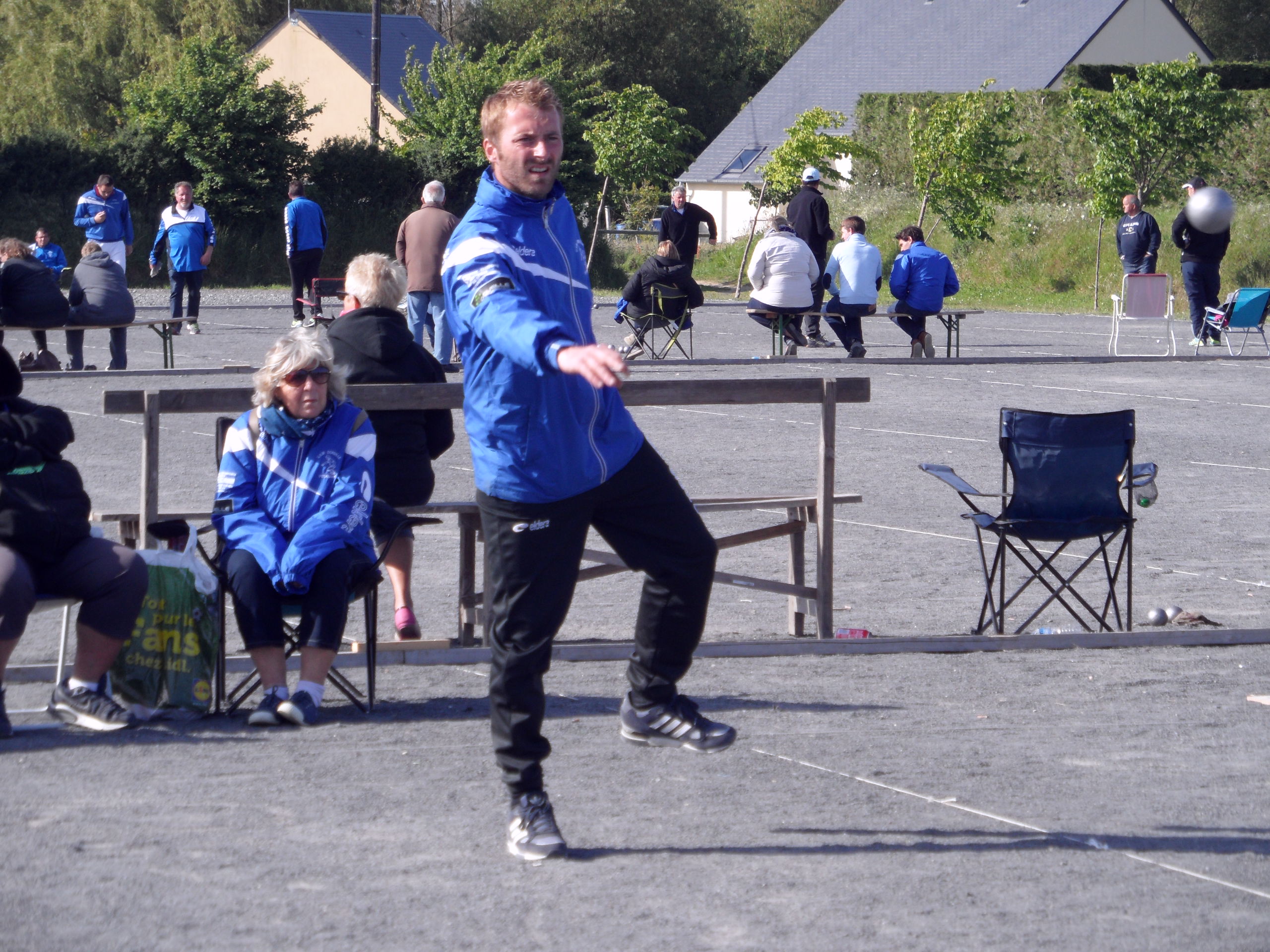 Première photos de la triplette jeu provençal Première photos de la triplette jeu provençal