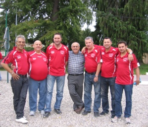 le président LOZANO partage la joie de son équipe le président LOZANO partage la joie de son équipe