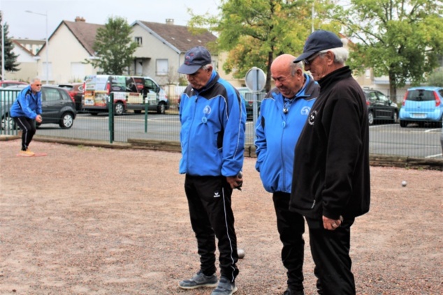 Bruno et Alain en doublette contre JOUE LES TOURS (au fond Pierre-Yves)