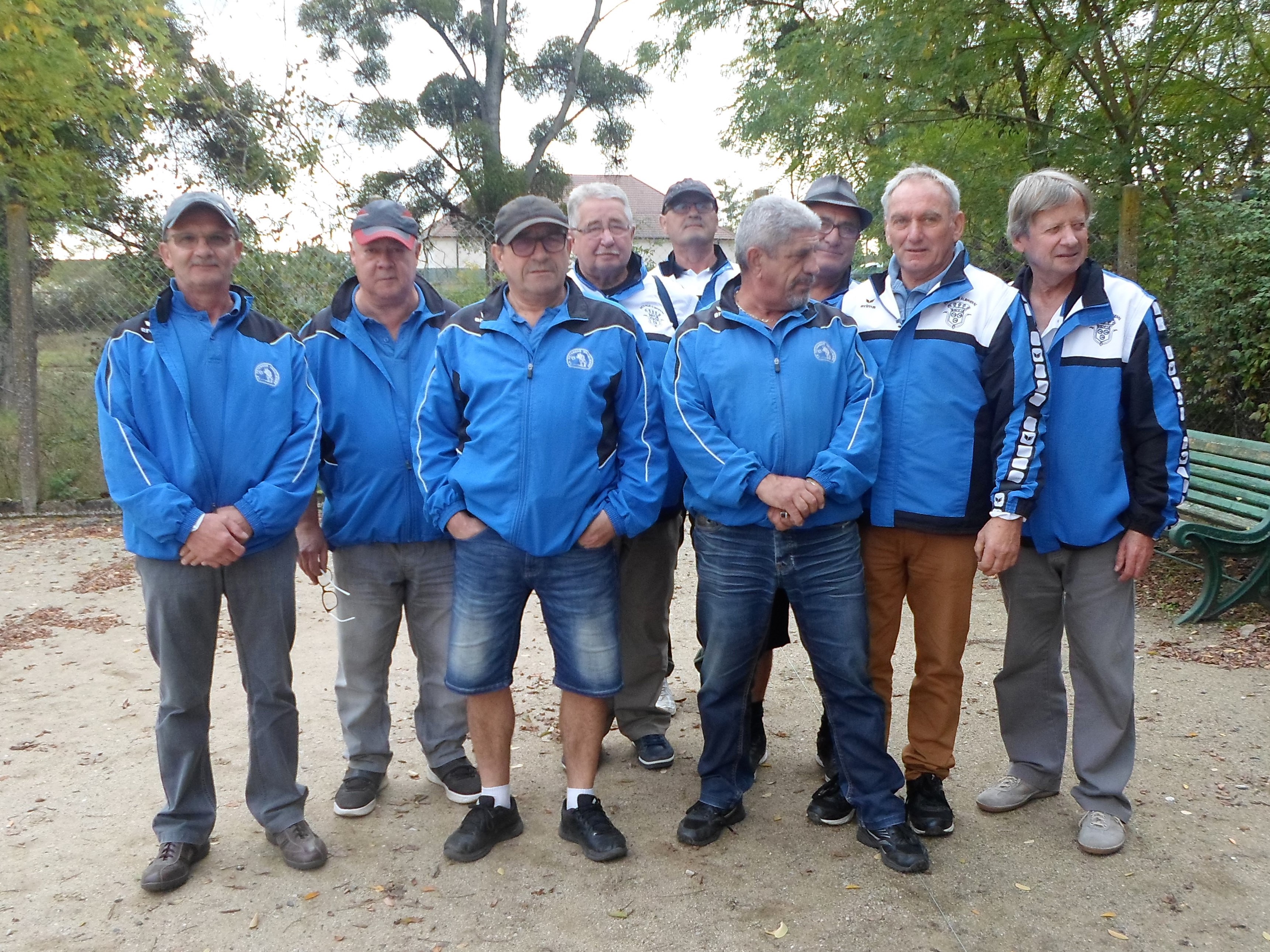 D2 vétéran: Aubigny (veste bleue et blanche) - Orval D2 vétéran: Aubigny (veste bleue et blanche) - Orval