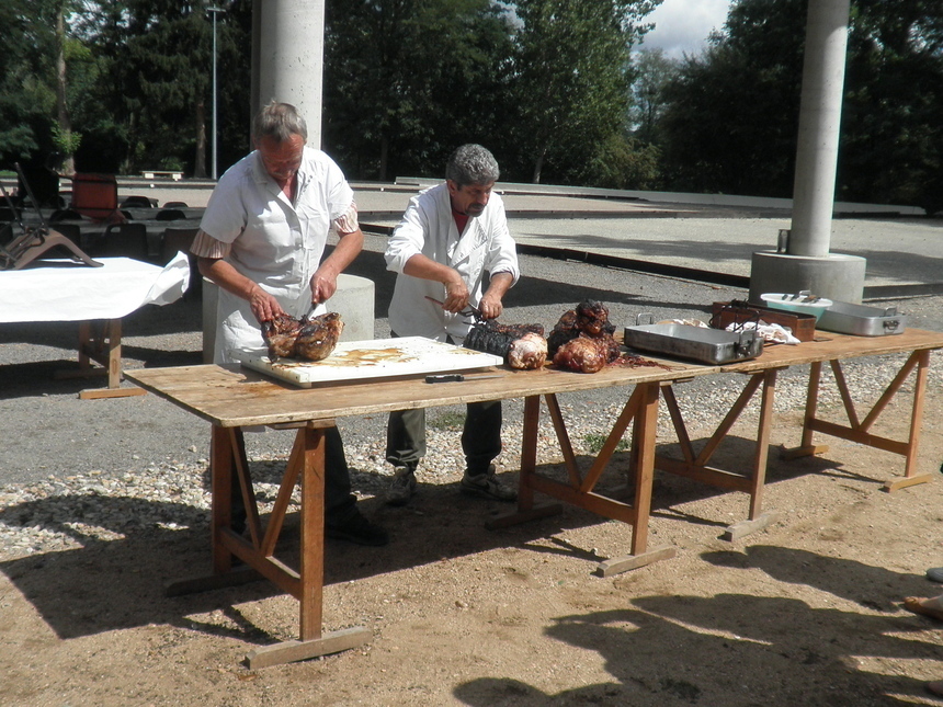 Nos 2 cuistots: Jean-Luc AUGENDRE ET Olivier PORCHER Nos 2 cuistots: Jean-Luc AUGENDRE ET Olivier PORCHER