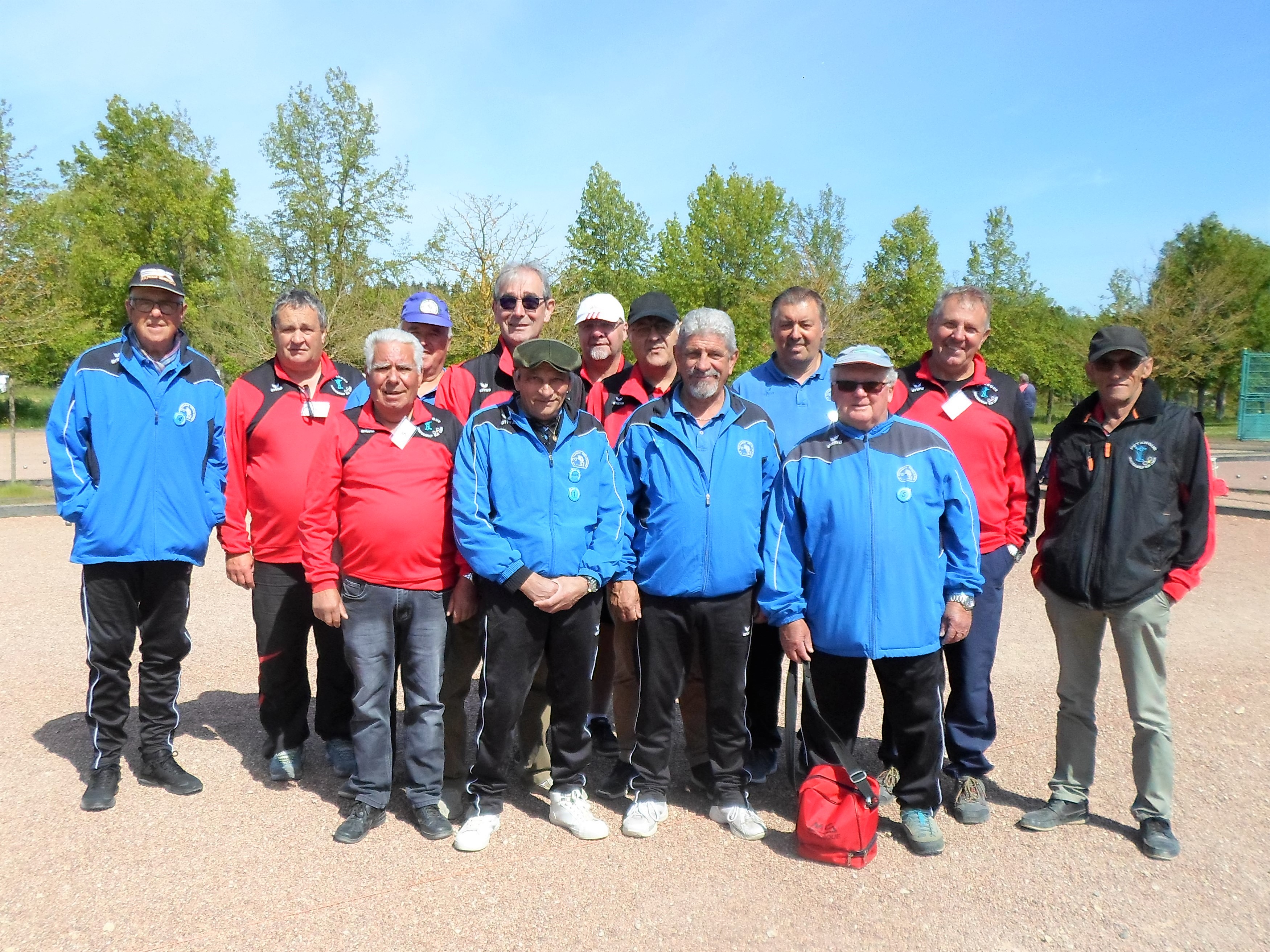 ORVAL (veste bleue) - CHATEAUNEUF: 20 à 16 ORVAL (veste bleue) - CHATEAUNEUF: 20 à 16