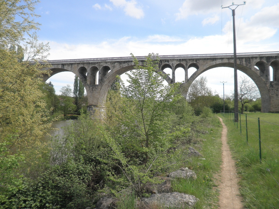 Le viaduc de ST FLORENT construit en 1892 - 1893