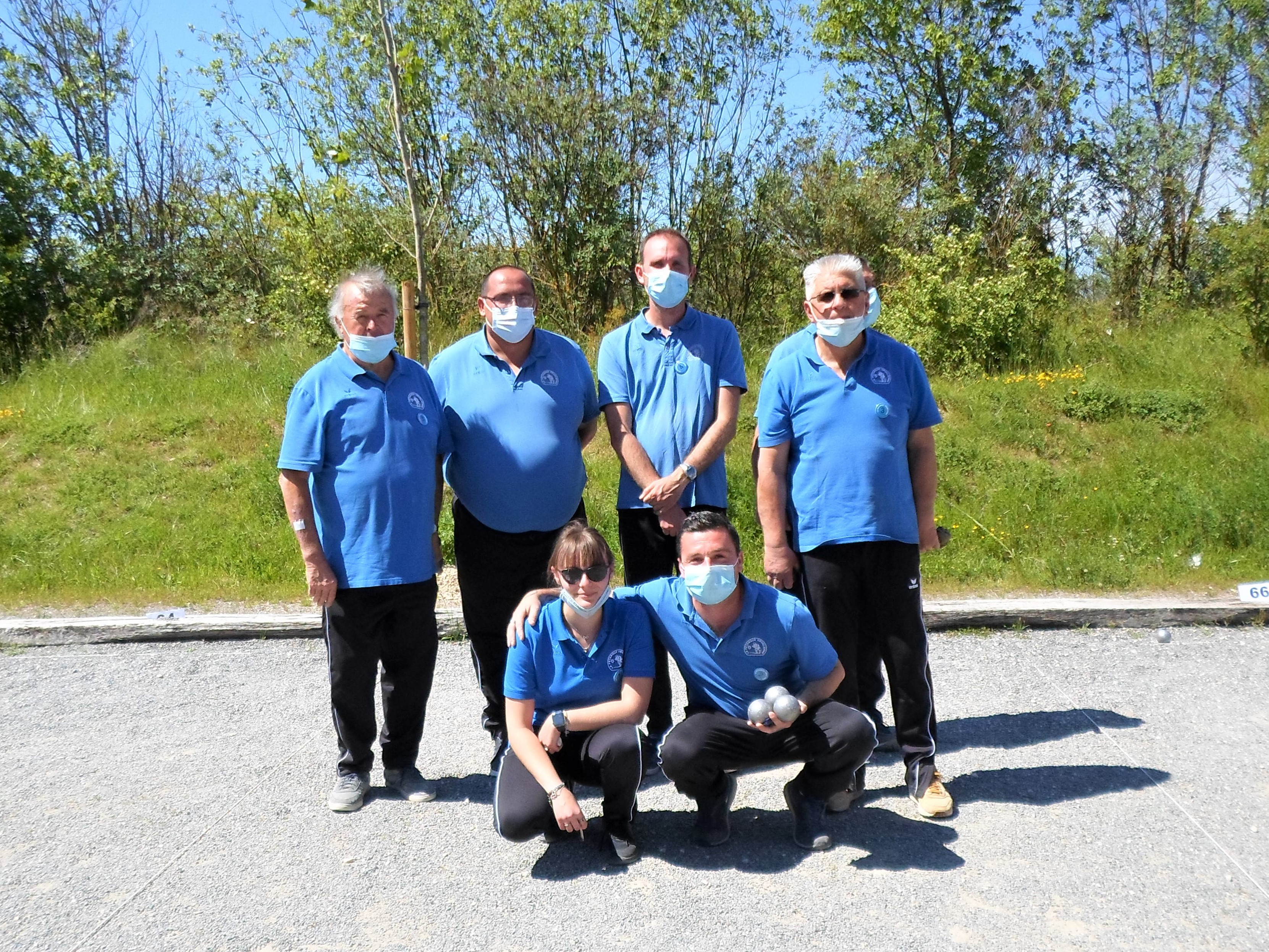 Equipe d'ORVAL: Claude FLIRDEN, Jérôme BERNADAT (coach), Olivier MERLIN, Pierre-Yves JESSET, Zoé DENOLET et Sylvain MARTIN