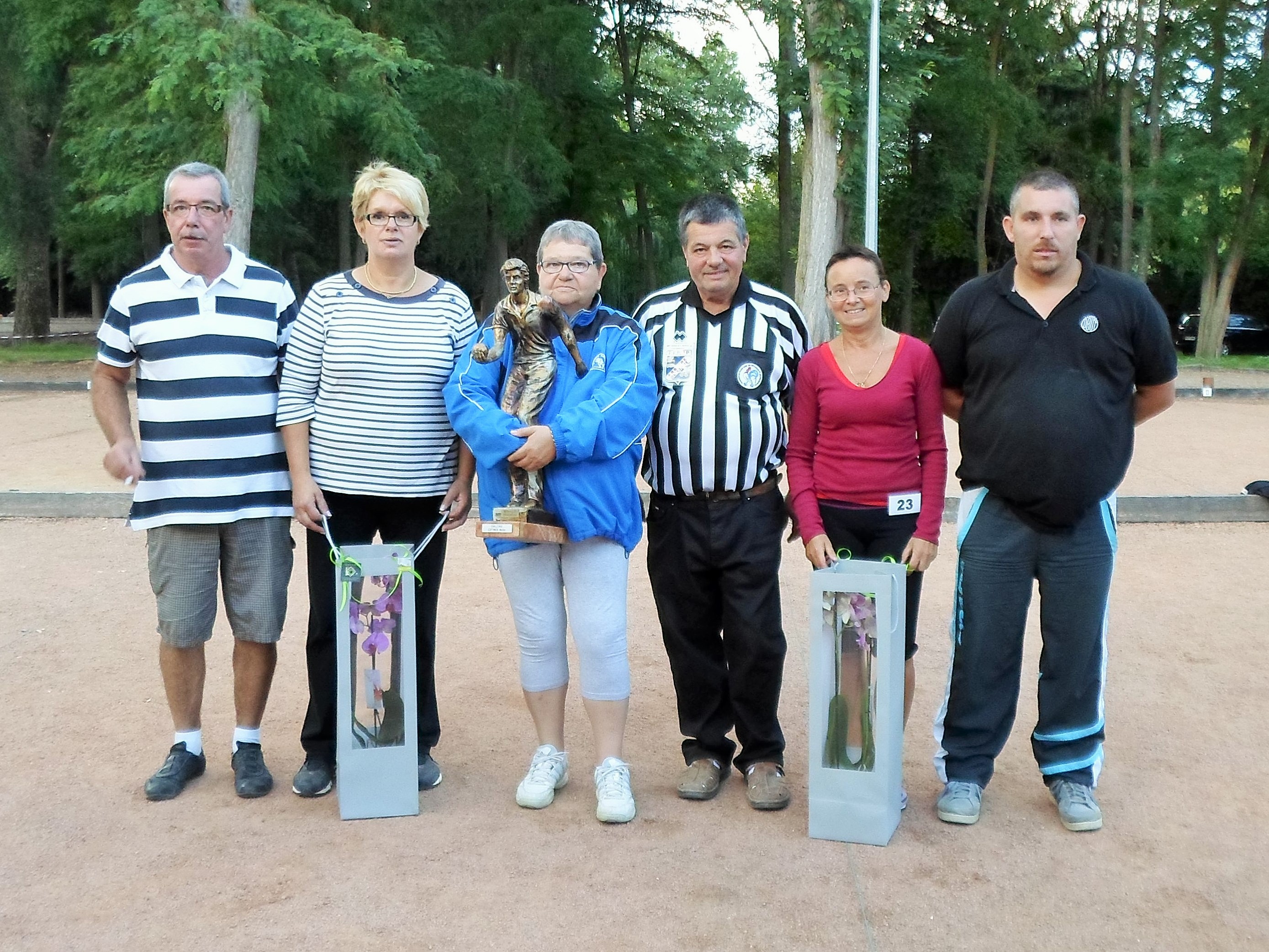 De gauche à droite: Patrick et Evelyne BARON, Marie-France COFFINIER, Gérald SOULAT, Marie-Hélène PERRUCHE et Sébastien RECEVEUR