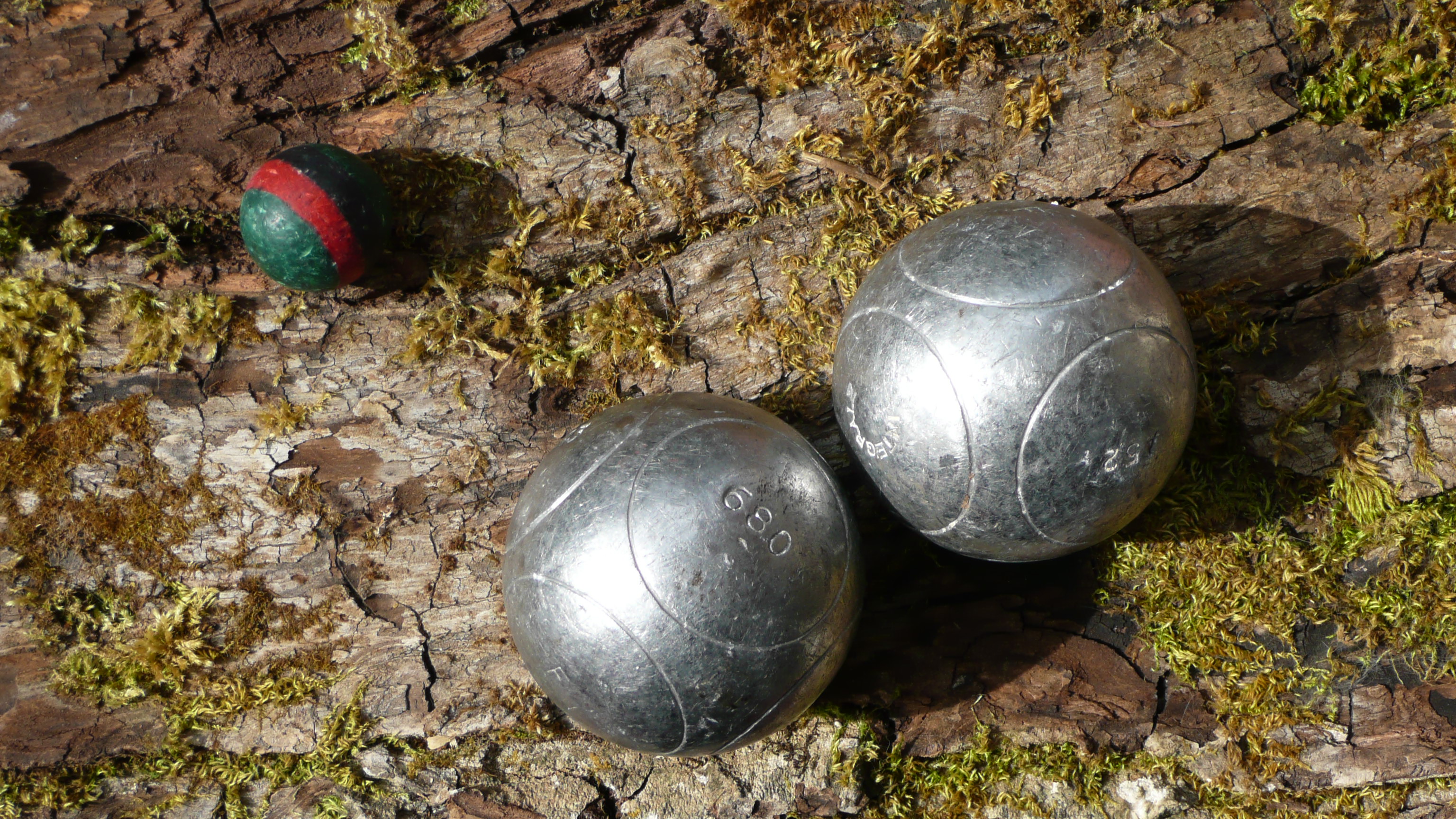  "LA PETANQUE EST- ELLE UN SPORT? QUELQUES COMMENTAIRES!!"