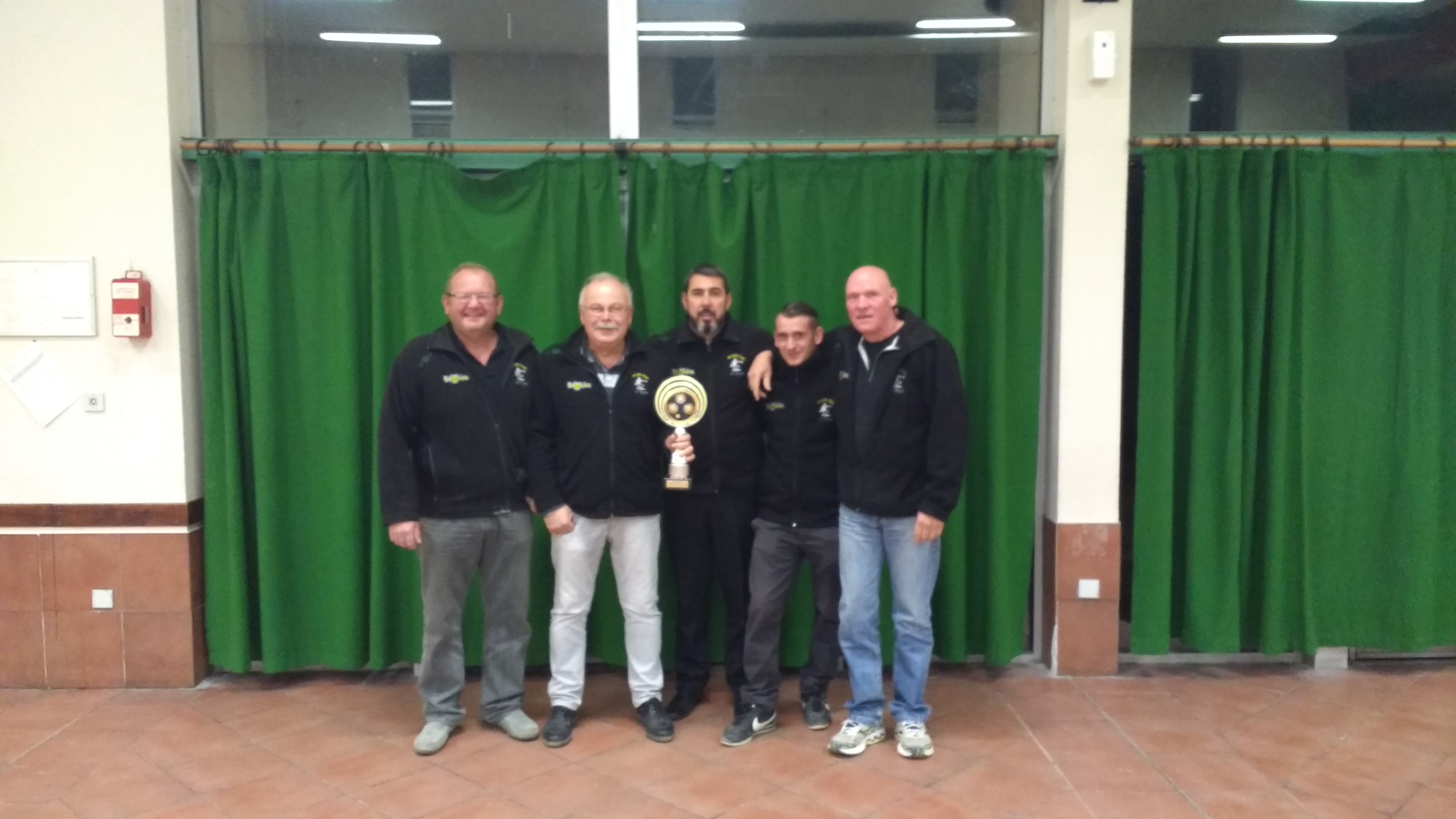 Félicitations aux champions! Félicitations aux champions!