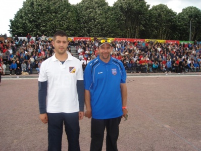 Juste pour féliciter un ancien du club, mais toujours un ami, pour son parcours au France! Juste pour féliciter un ancien du club, mais toujours un ami, pour son parcours au France!