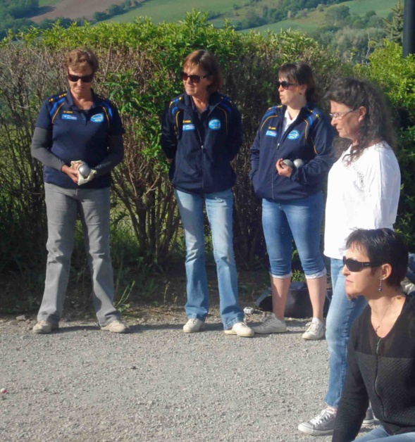 M.France , Claude et Nathalie chuteront en cadrage des demies M.France , Claude et Nathalie chuteront en cadrage des demies