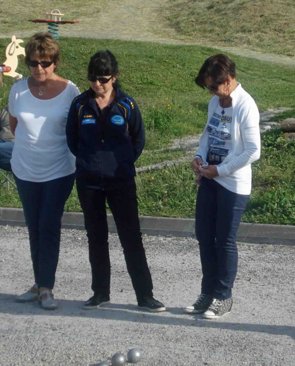 Hélène, Denise et Ghislaine sortiront des poules 