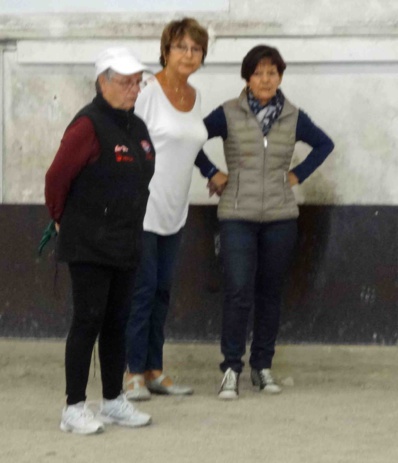 Ghislaine et Hélène qui échouent de justesse Ghislaine et Hélène qui échouent de justesse