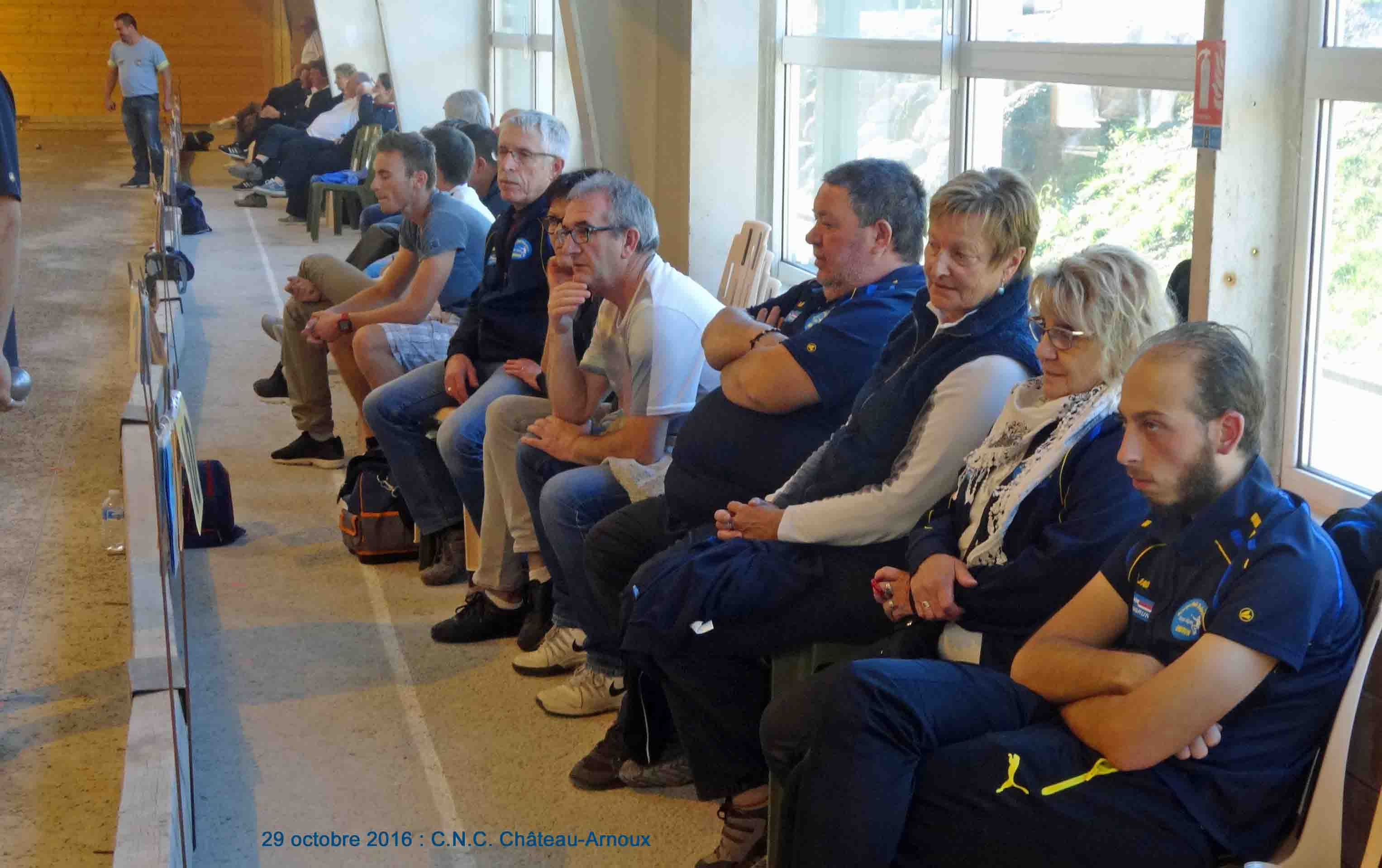 Les supporters embrunais pendant la rencontre contre Pont de Claix Les supporters embrunais pendant la rencontre contre Pont de Claix