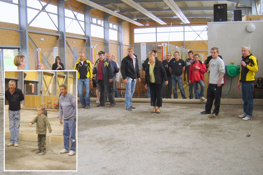Challenge Jo Combe, le bouchon de la finale fût lancé par son petit fils, Mathis.... Challenge Jo Combe, le bouchon de la finale fût lancé par son petit fils, Mathis....