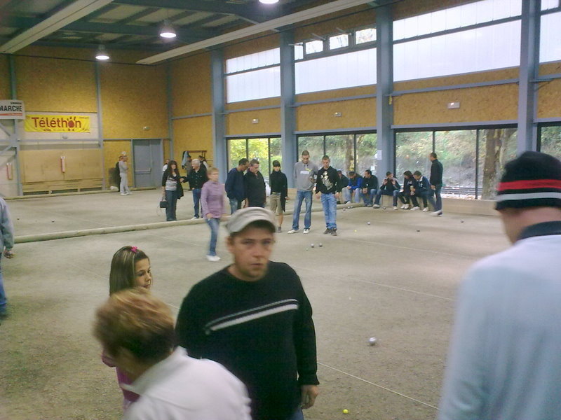 Une vue d'ensemble du boulodrome ou il fait bon jouer à la Pétanque.