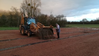 Merci au chauffeur du tractopelle Merci au chauffeur du tractopelle