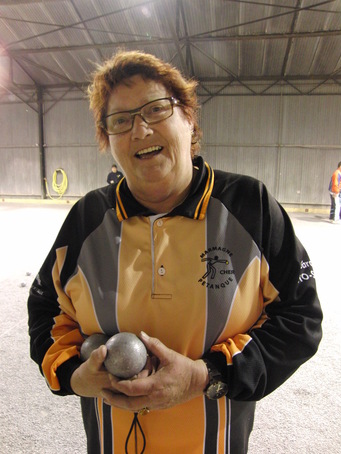 Faisons connaissance avec.... Ninie Faisons connaissance avec.... Ninie