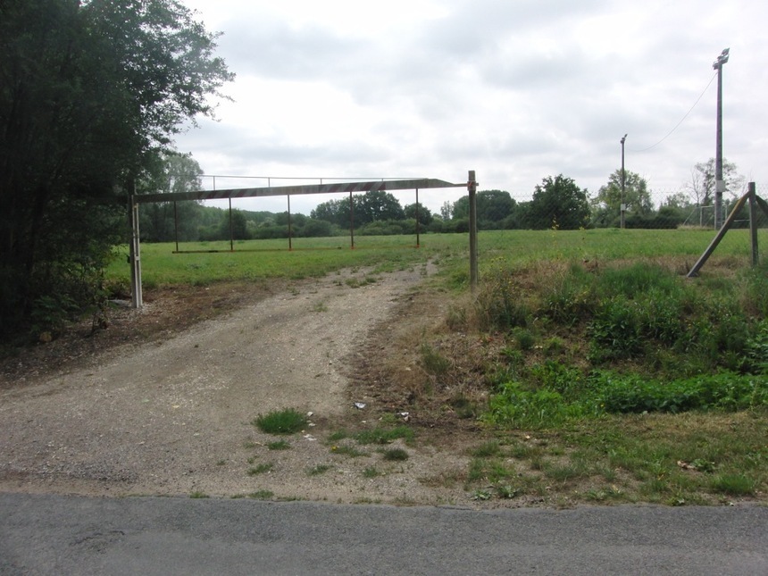 Entrée du terrain Entrée du terrain