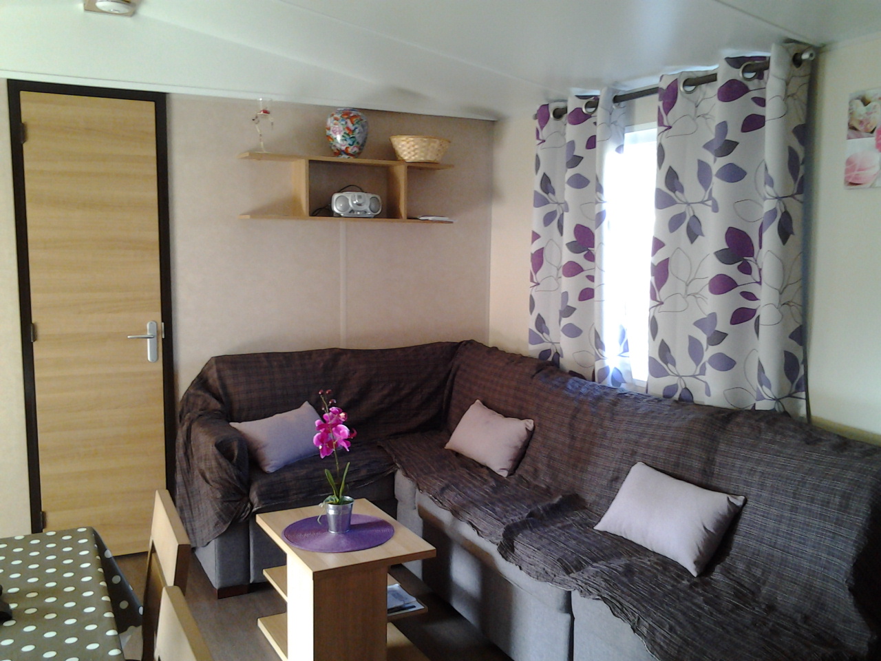 vacances en mobil home neuf aux mathes aux Charmettes village vacances 4*