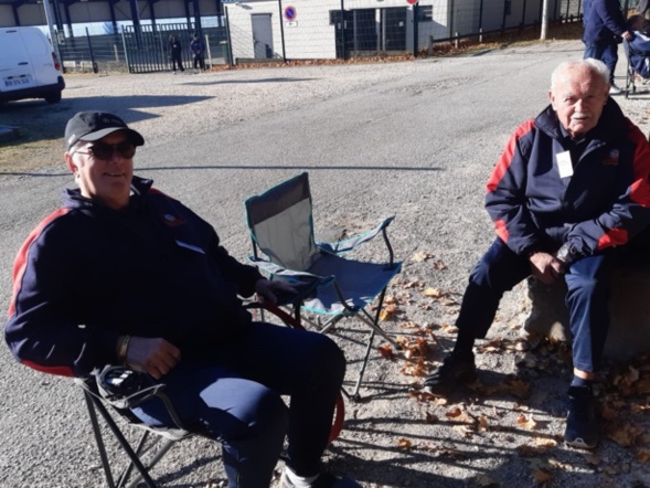 On se réchauffe un peu au soleil On se réchauffe un peu au soleil
