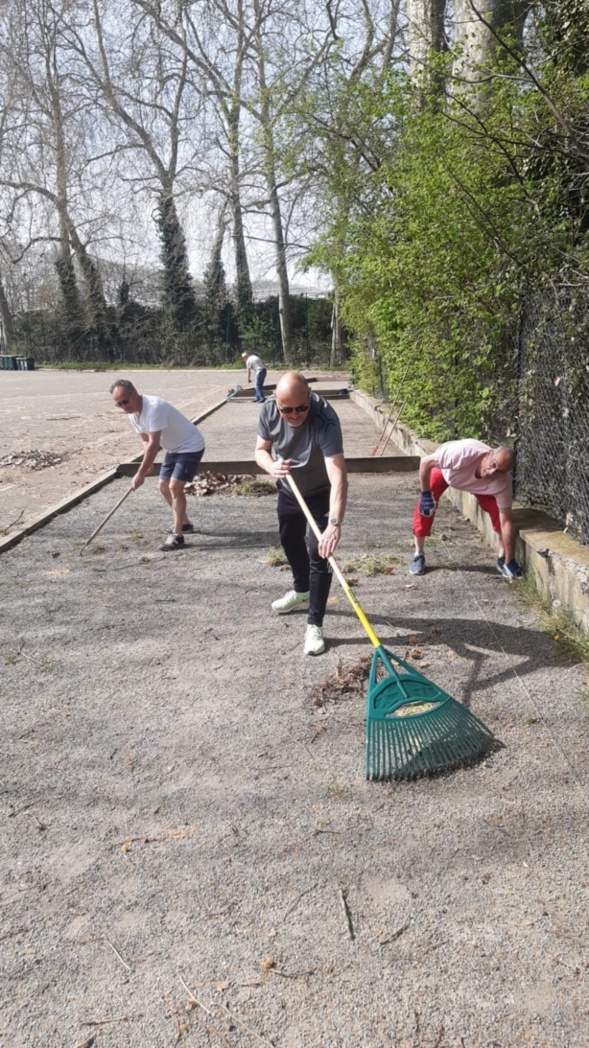 Il faisait beau et ça bossait dur Il faisait beau et ça bossait dur
