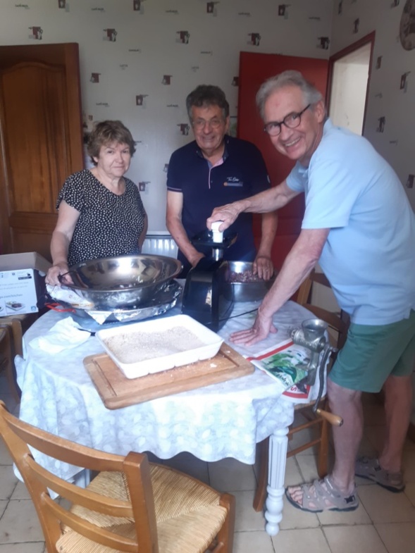 on ne sait pas qui travaille le plus on ne sait pas qui travaille le plus