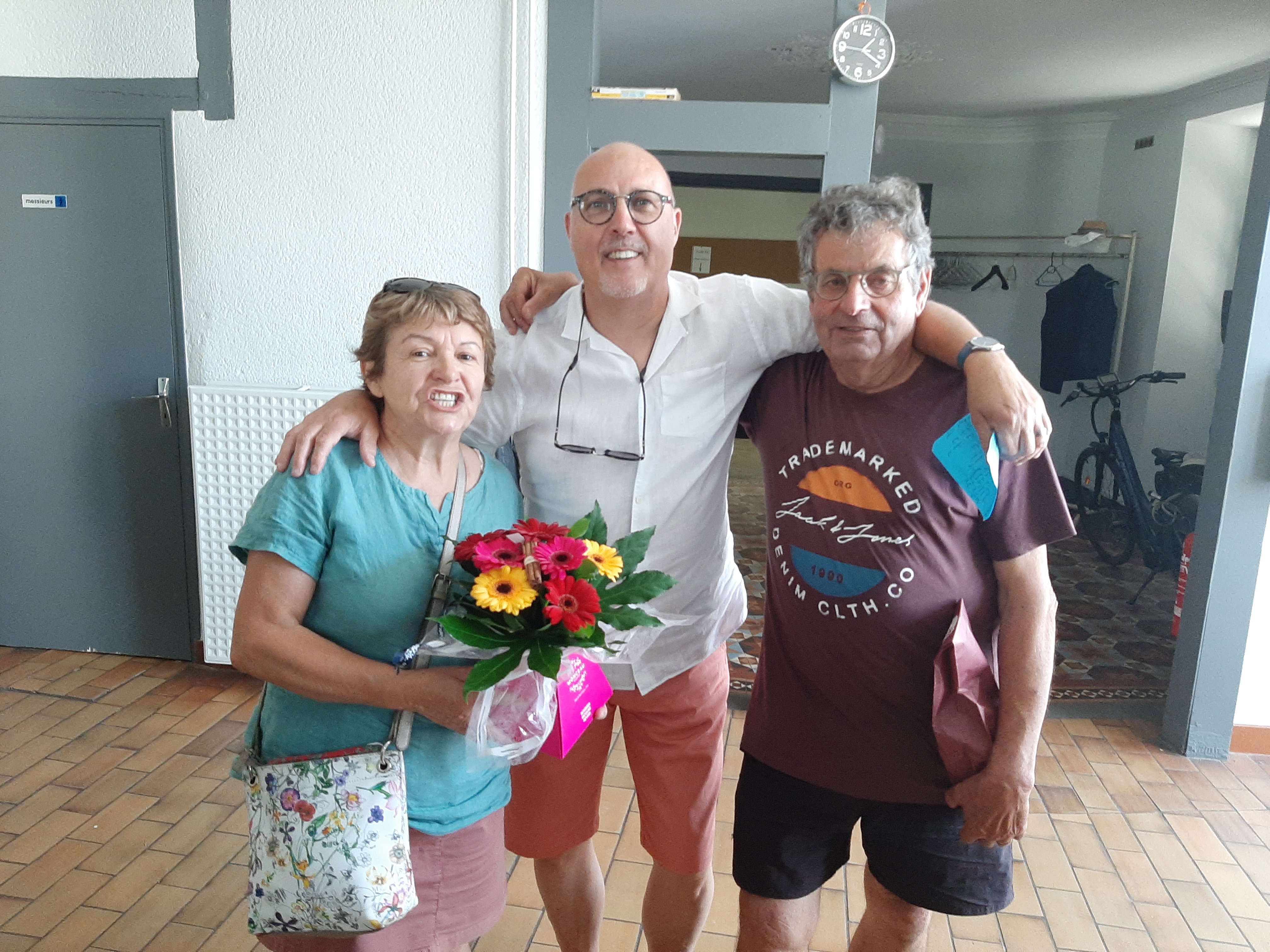 Dédé à remercié Françoise et Christian pour leur hospitalité lors de la confection de ce couscous Dédé à remercié Françoise et Christian pour leur hospitalité lors de la confection de ce couscous