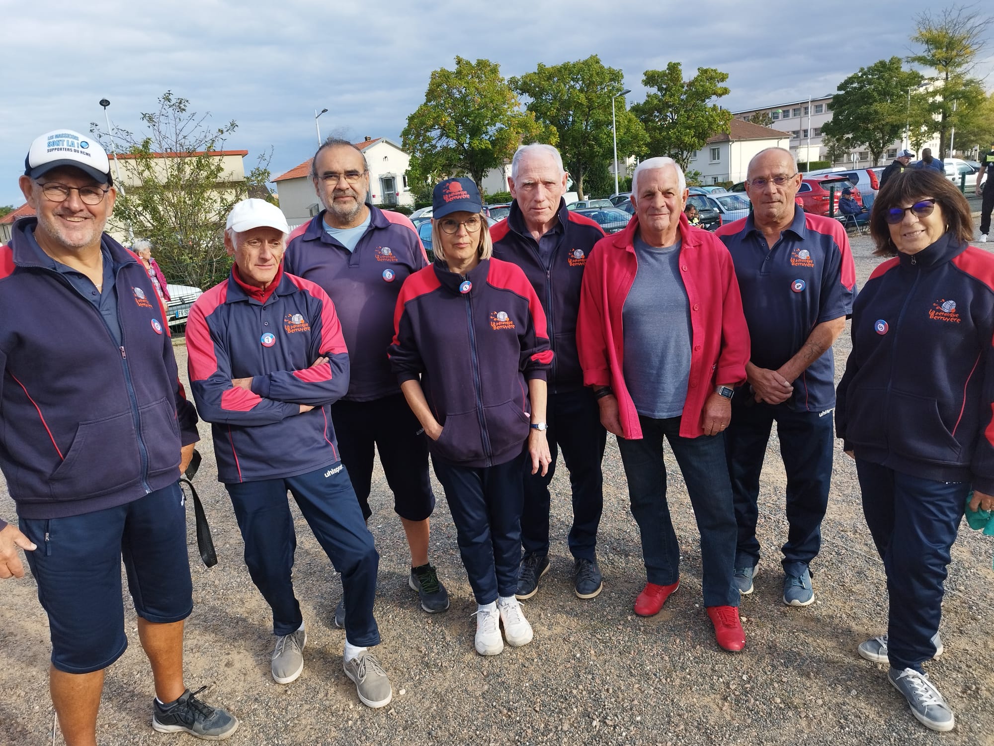 L'équipe Séniors avec un supporter L'équipe Séniors avec un supporter