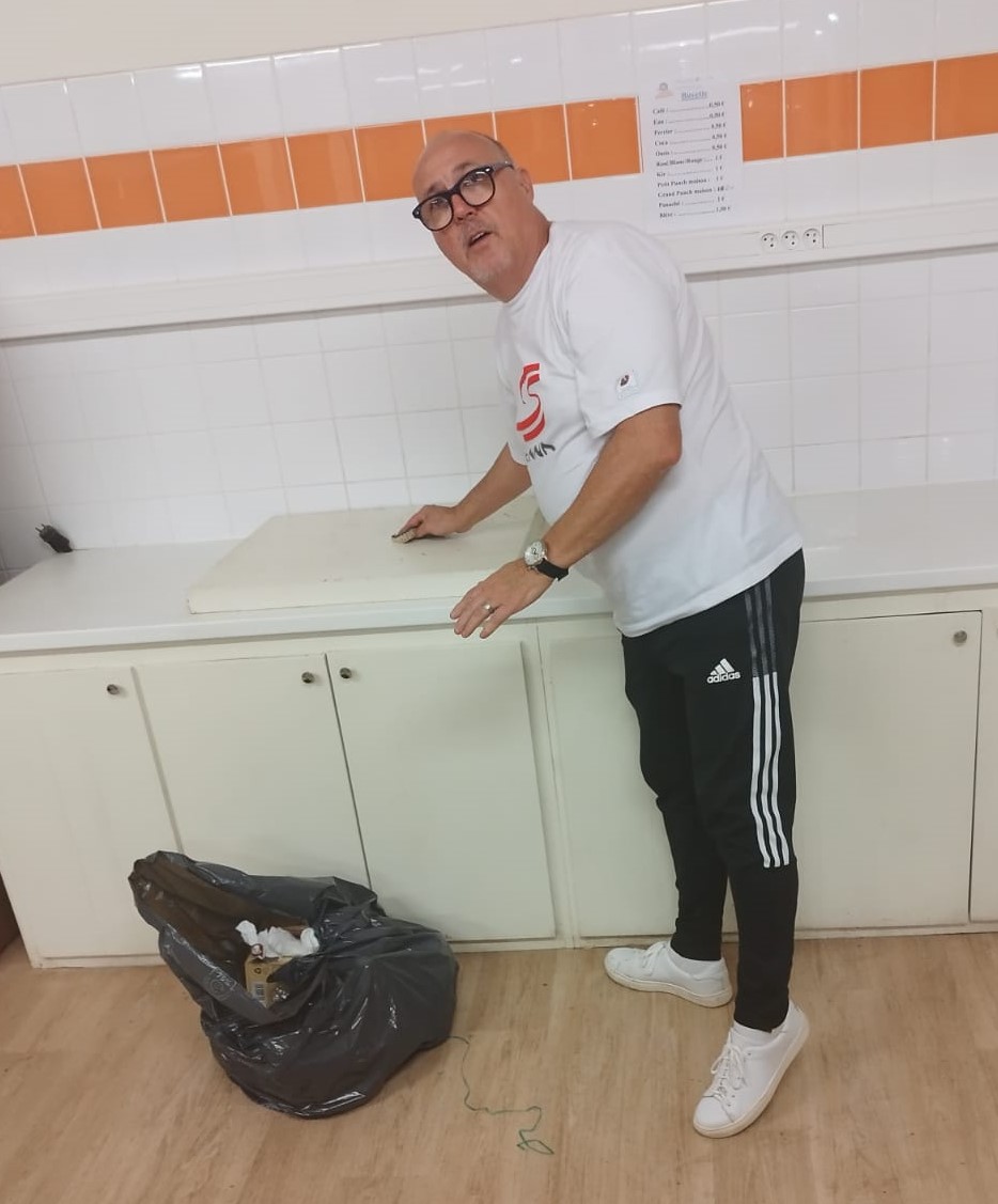 Il faut ranger et nettoyer... Il faut ranger et nettoyer...