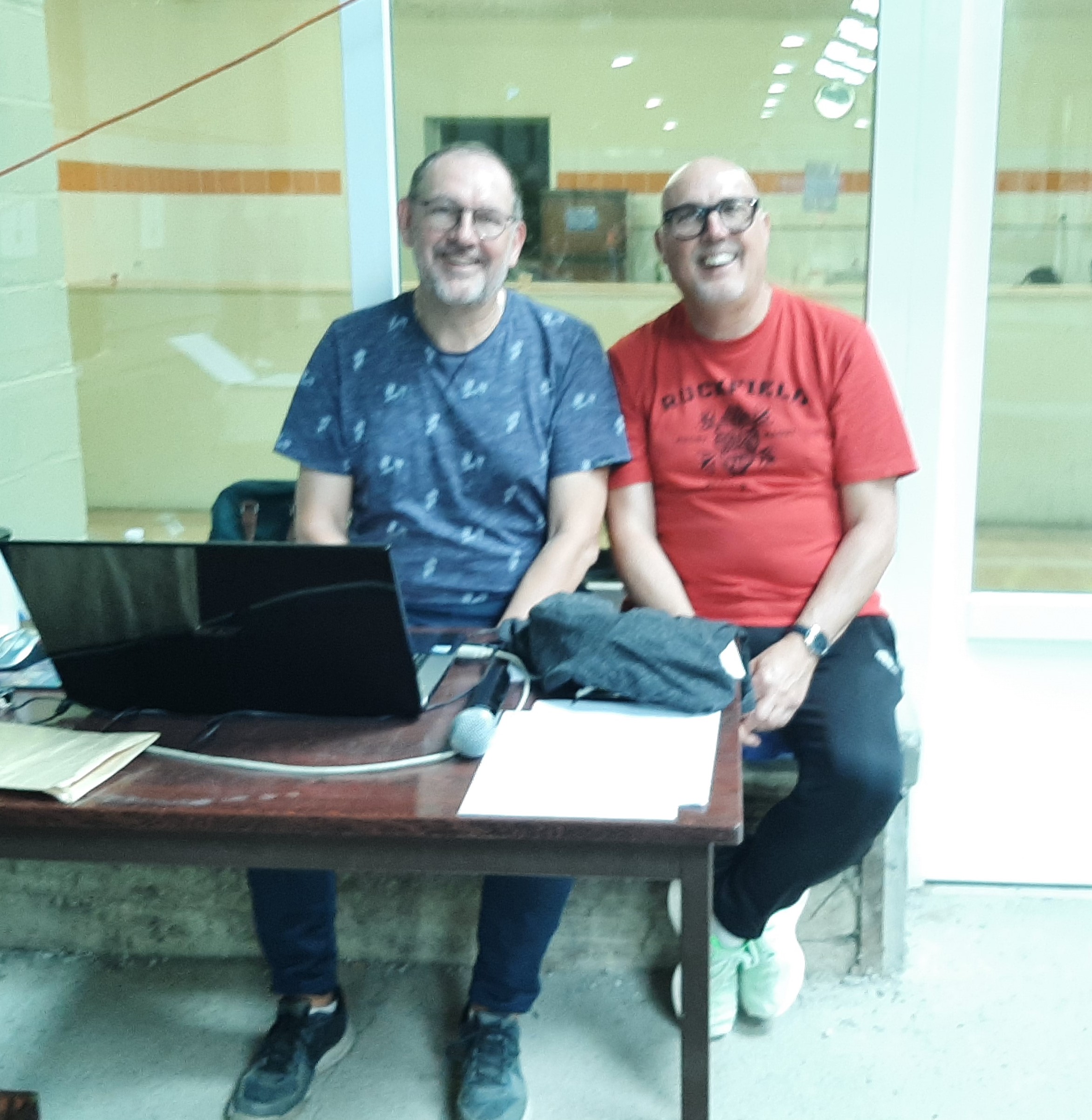 Toujours les mêmes aux manettes Toujours les mêmes aux manettes