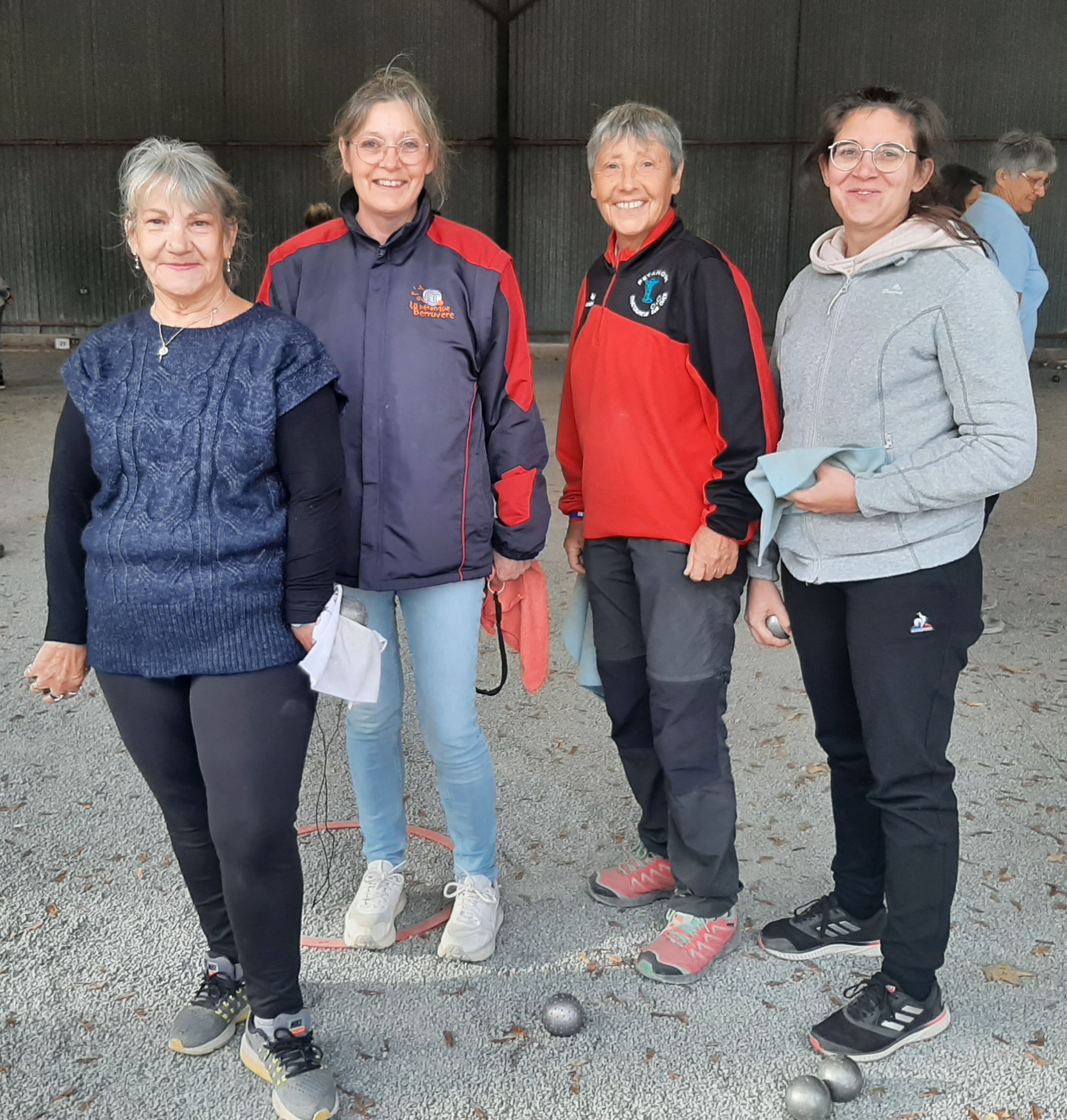 Jeannick et Joanna avec leurs adversaires d'une partie