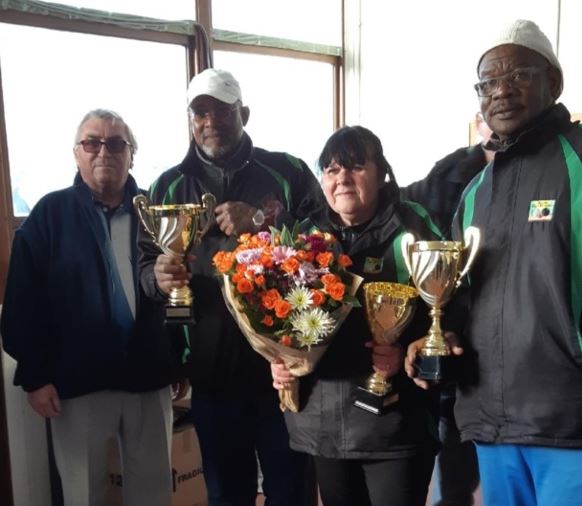 Vice- champions des Yvelines départemental triplette mixte au Vésinet Vice- champions des Yvelines départemental triplette mixte au Vésinet