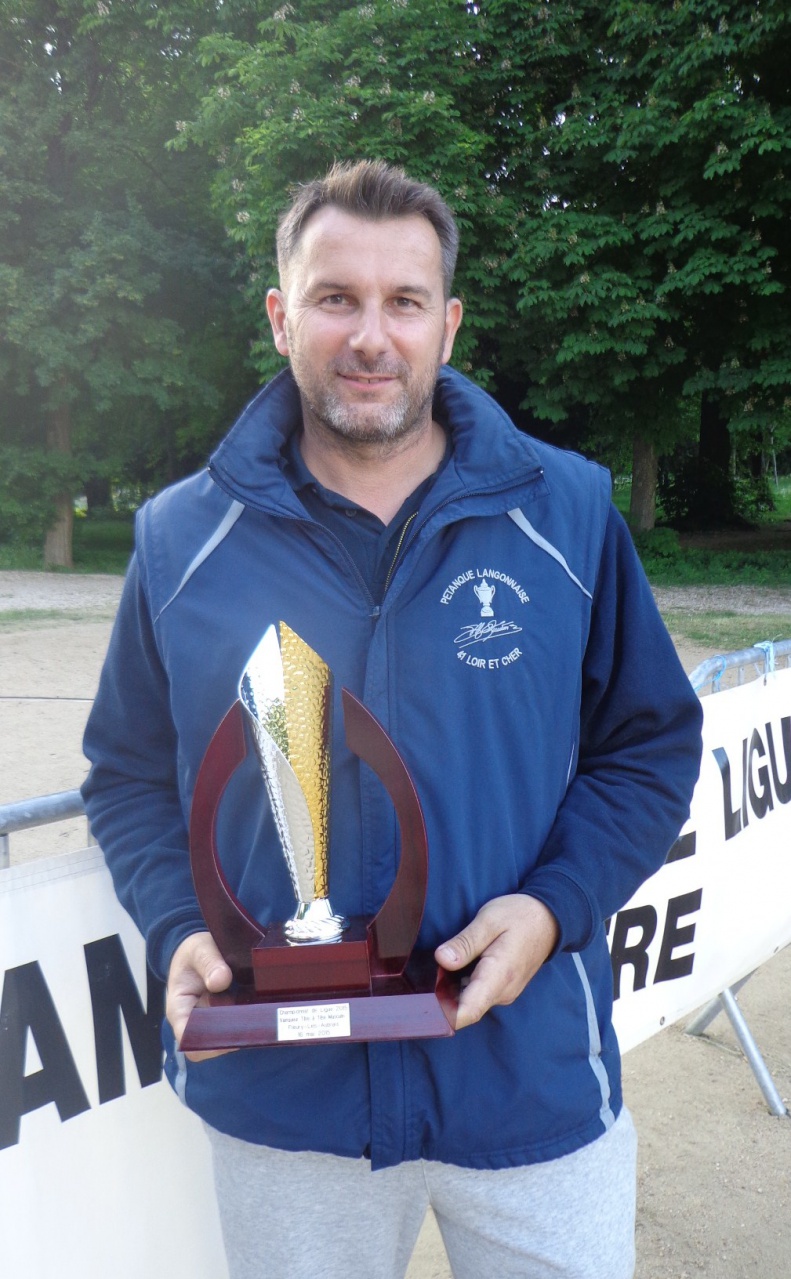 ERIC Champion de Ligue 2015 et 2016 ERIC Champion de Ligue 2015 et 2016