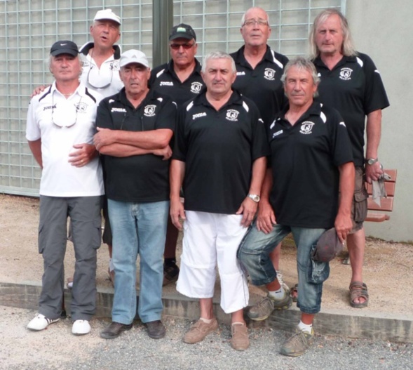 MEZE 2 contre AGDE ELAN 2 Composition de l'équipe : Delaquaize Philippe,Fertelle Michel, Croizet Michel,Ruiz Henri, Domergue Michel,Dalet Bernard,Soliman Richard, Brill Michel. MEZE 2 contre AGDE ELAN 2 Composition de l'équipe : Delaquaize Philippe,Fertelle Michel, Croizet Michel,Ruiz Henri, Domergue Michel,Dalet Bernard,Soliman Richard, Brill Michel.