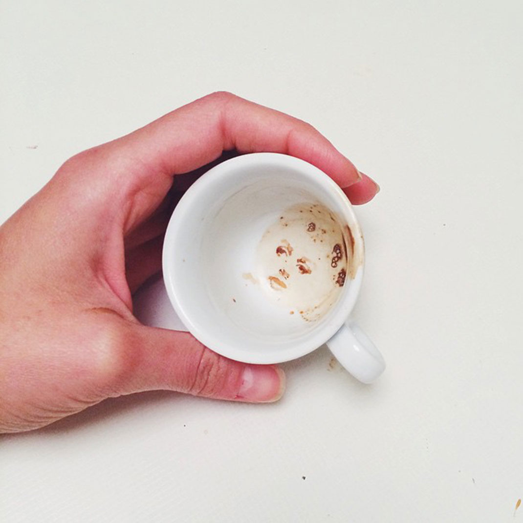 Oeuvres d'art avec des gouttes de café