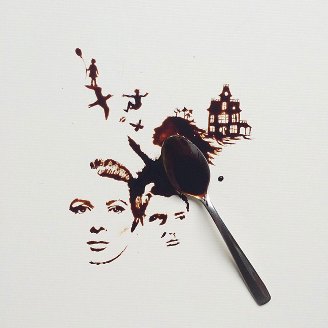 Oeuvres d'art avec des gouttes de café