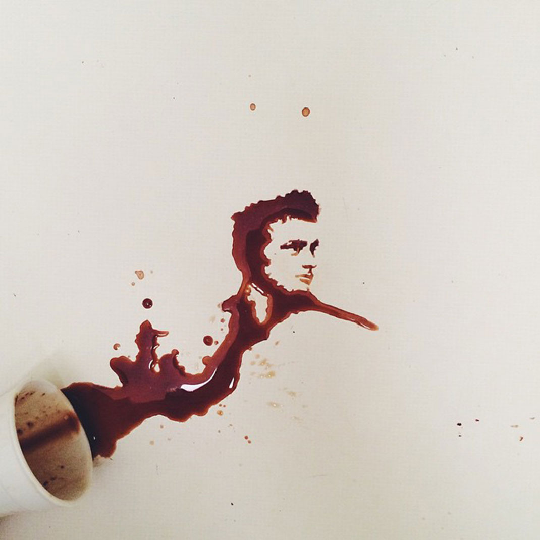 Oeuvres d'art avec des gouttes de café